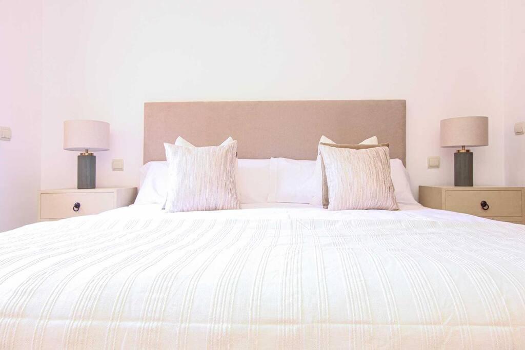 Apartamento Piso 4 Hab. - Elviria Playa Marbella
